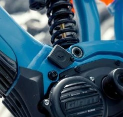 Giant - Cache Pour Prise De Charge (modèles Avec Batterie Downtube Intégrée) 5 Giant - Cache Pour Prise De Charge (modèles Avec Batterie Downtube Intégrée) -Vélos Haibike Boutique giant cache prise charge modeles batterie downtube integree photo vae 3840x2160